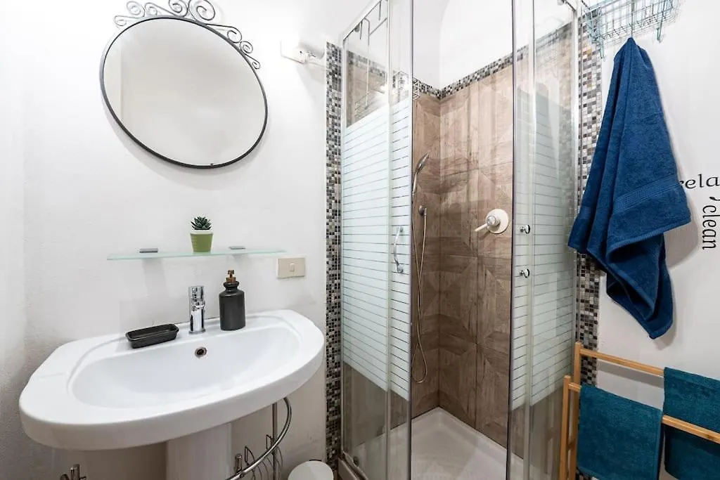 Ten Minutes From Ponte Vecchio Old Town Florence Apartment