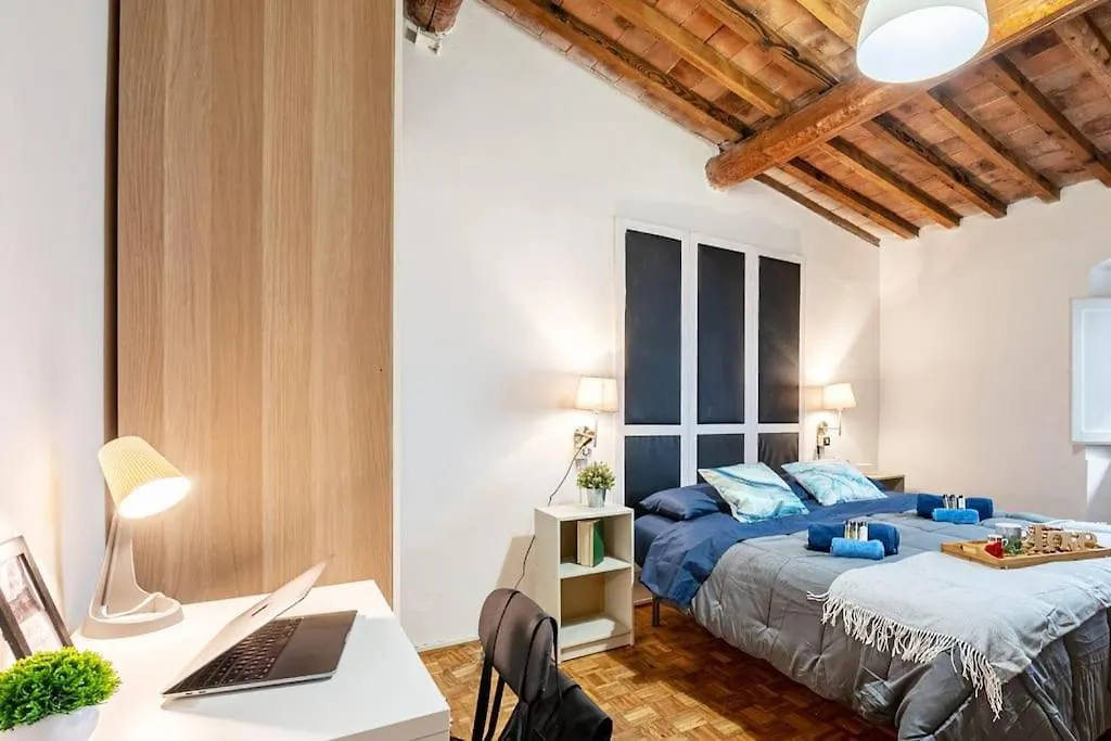 Ten Minutes From Ponte Vecchio Old Town Florence Apartment